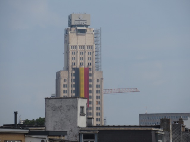 De Belgentoren, royAAl AAngekleed