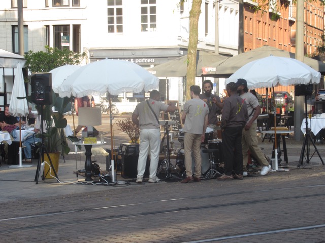 BAndje op het plein