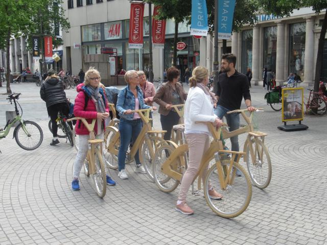 Houtfietsen.