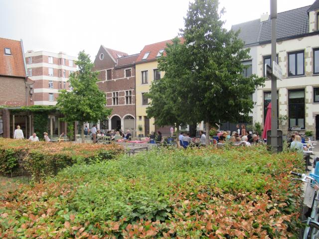 Het Munthof. Of nee, MAArten Lutherplein, Of ...